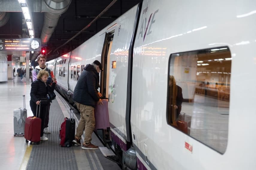 Why are there so few trains between Spain and Portugal?