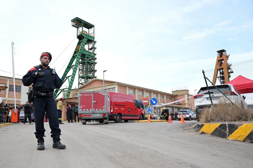 Uncertainty over fate of three trapped miners in Spain