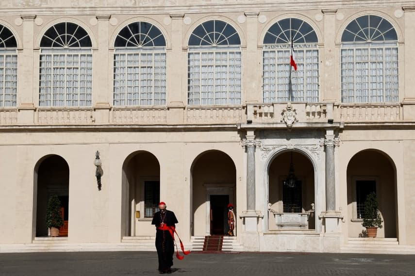 Driver arrested after ramming car through Vatican gate
