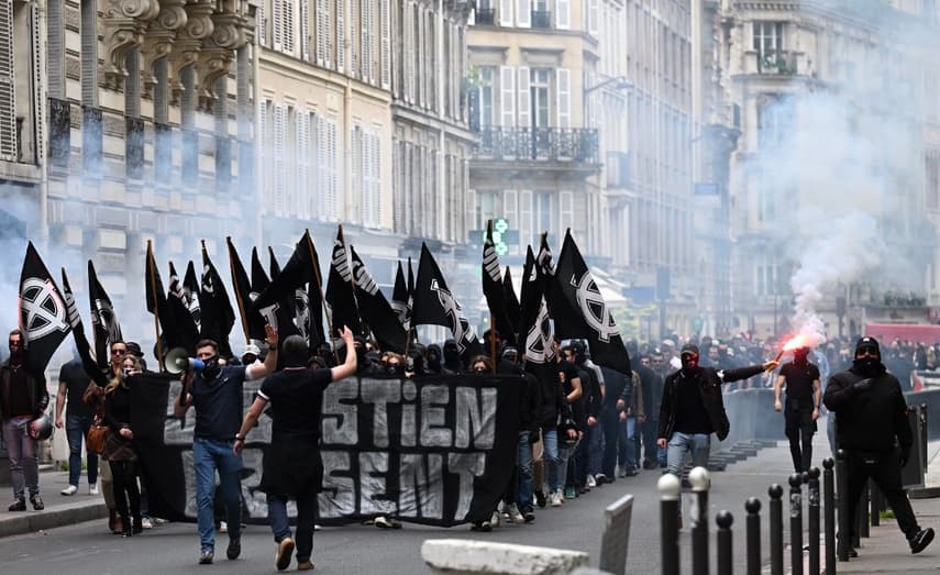 Who has the power to ban protests in France?