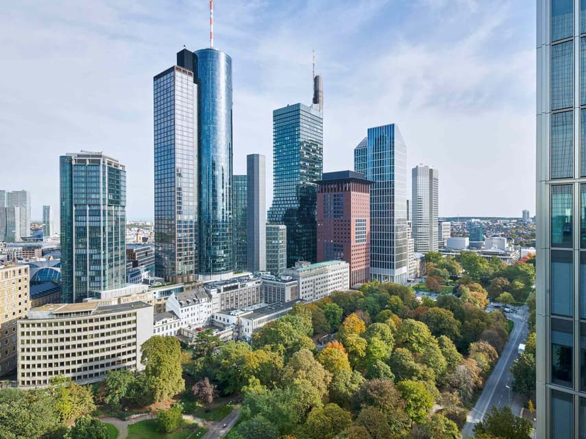 9 essential apps for foreigners living in Frankfurt