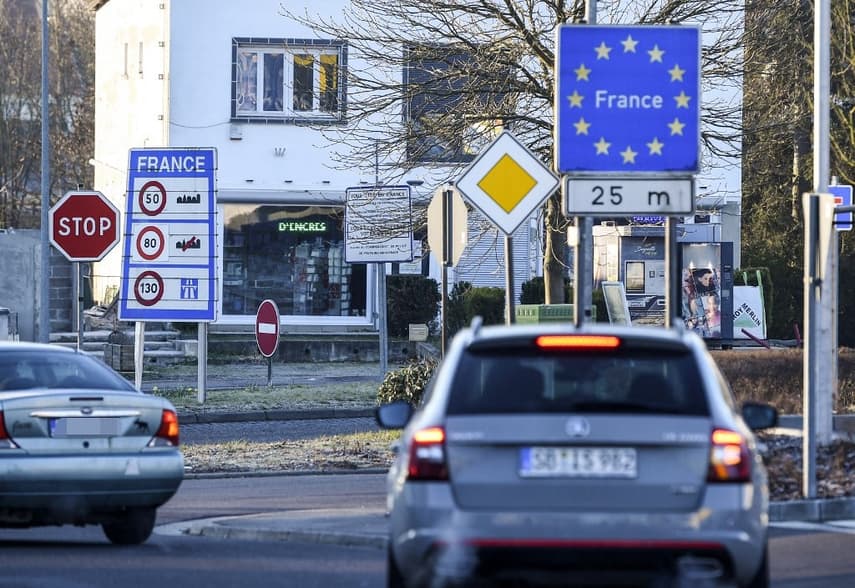 Can residents in Spain spend more than 90 days in another Schengen country?