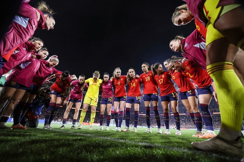 Spain's govt warns women's team face punishment if they refuse to play