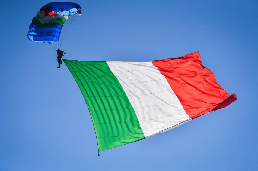 Why is the Italian flag red, white and green?