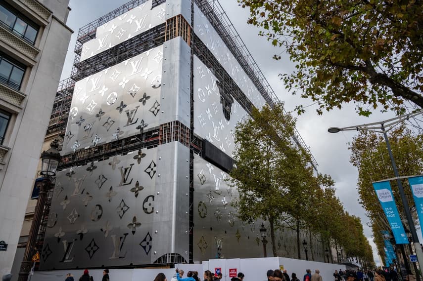 City of Paris orders removal of Louis Vuitton logo from giant