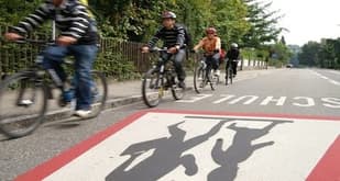 Cycling ‘most dangerous’ school transport: report