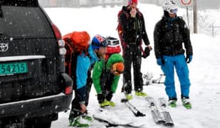 Chance of saving missing skiers 'minimal'