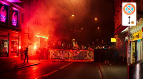 Zurich riot police tackle vandals wreaking havoc