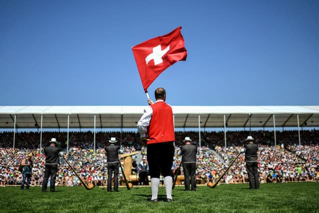 Which Swiss cantons have the strictest citizenship requirements?