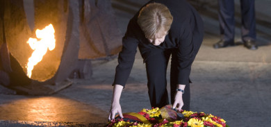 Merkel visits Holocaust memorial on Israel trip