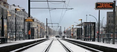 Snow and transit strike shut down Berlin