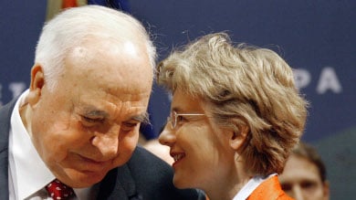 Former German Chancellor Kohl to marry