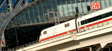 Germany backs railway privatization