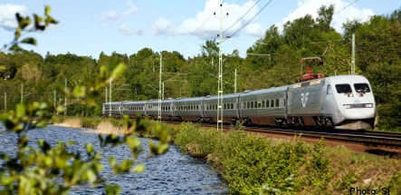 Power outage halts main Swedish rail line