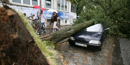 Heavy storms slam northern Germany