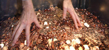 German man protests legal fine by paying 62 kilos in coins