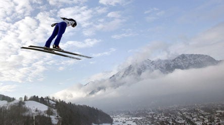 Loitzl shocks Ammann to take Garmisch ski jump honours
