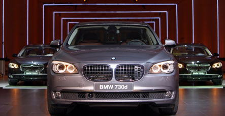 BMW shares buoyant despite plunging 2008 sales