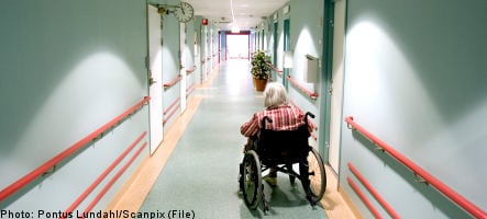 Nursing home residents taking too many drugs: report