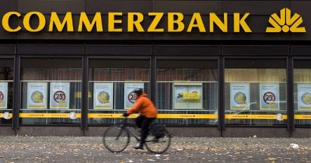 Commerzbank board takes pay cut after €6.6 billion in losses
