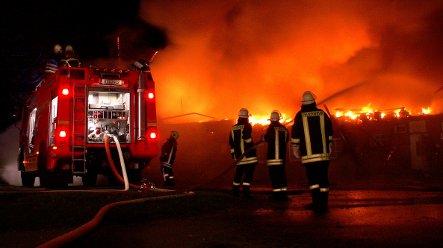 'Fire devil' arsonist running amok in Viersen farmland