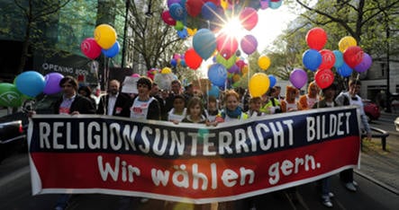 Berliners vote on religious education
