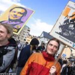 Swedes demonstrate in support of Pirate Bay