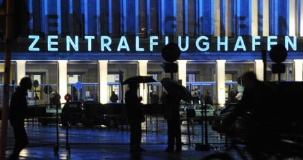 Berlin votes to keep Tempelhof an architectural monument