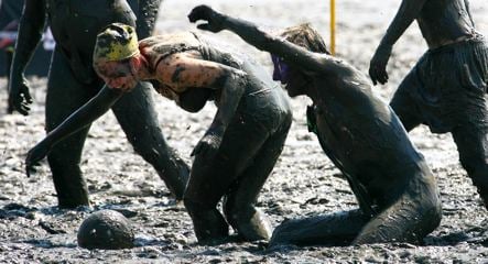 Charity mud-games begin in Schleswig-Holstein