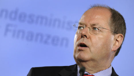 Steinbrück says bankers should pay for crisis