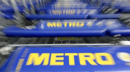 Metro mulls cutting 17,000 jobs