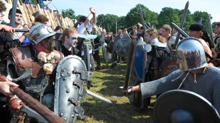 Thousands turn up to fight fantasy battle