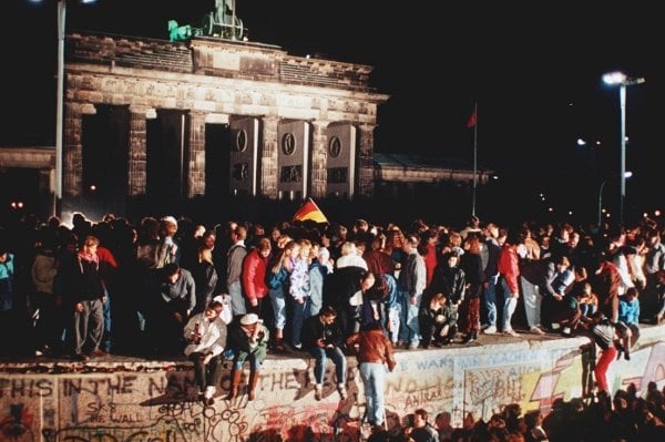 The Brandenburg Gate on the night the Wall came down.Photo: DPA