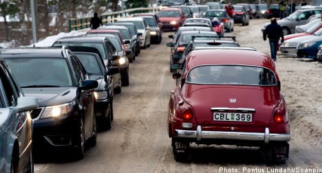 Thousands of drivers in Saab support road rally