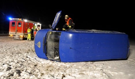 Accidents close icy autobahns nationwide
