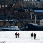 Stockholm police issue melting ice alert