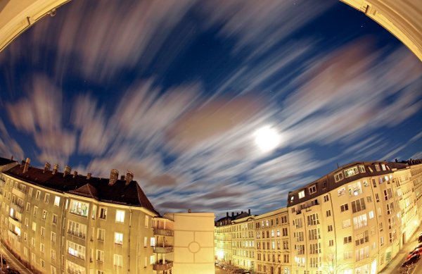 Here a camera captures the swiftly moving clouds in Leipzig on Sunday evening.Photo: DPA
