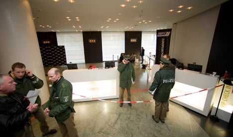 Armed robbers stick up Berlin poker tournament