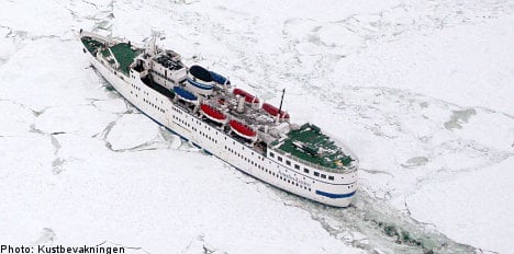 Three Baltic ferries stuck in the ice