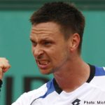 Söderling reaches third round at French Open