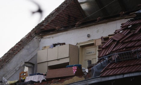 One dead after tornado hits eastern states