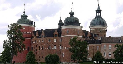 Visitors flock to Sweden's royal palaces