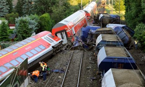 Train collision injures 16