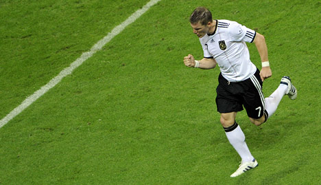 Lahm plays captain, but Schweinsteiger becomes boss