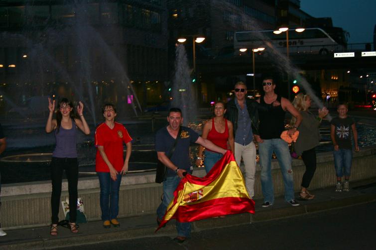Sergels torg, Wednesday, July 7<br>Spanish fans show off their national pride and partying ways after their victory against the GermansPhoto: Emy Gelb