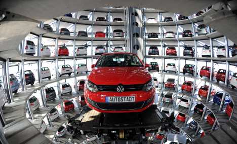 VW quadruples profits, beating forecasts