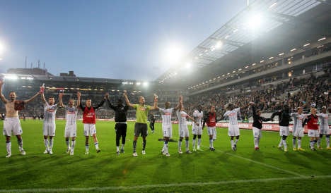 Hoffenheim tops league after besting St. Pauli