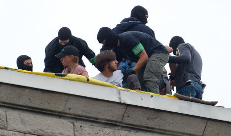 Police end rooftop Stuttgart station protest