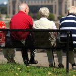 Schröder suggests elderly take part in public service