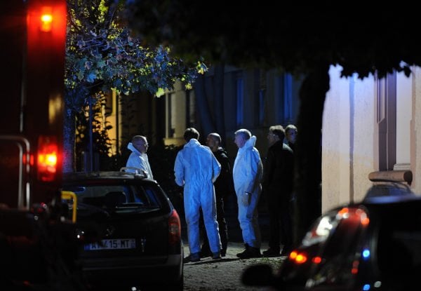 Police officers in a street in Lörrach on Sunday night.Photo: DPA